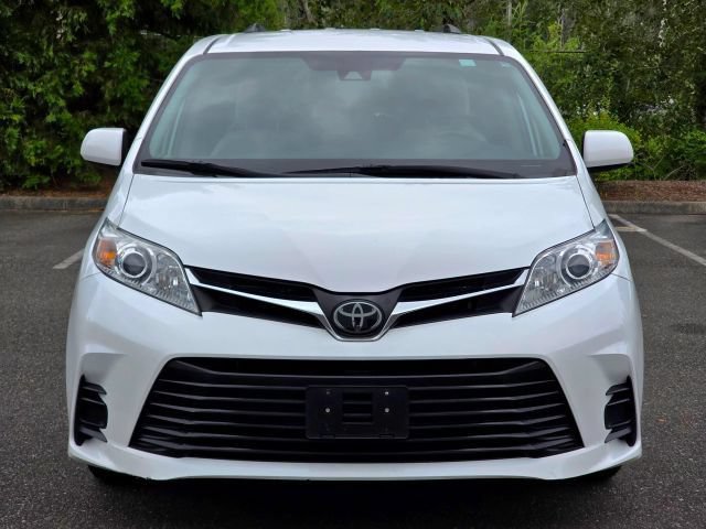 Used 2019 Toyota Sienna LE w/ LE Preferred Package FWD image 2