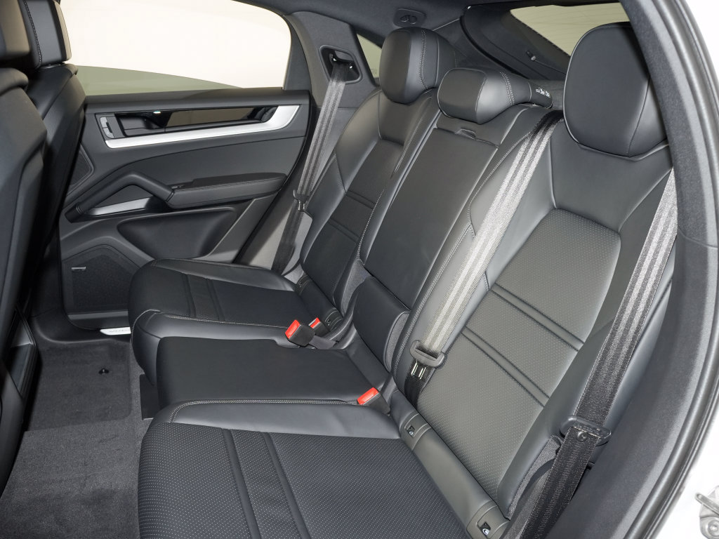 New 2026 Porsche Cayenne Coupe AWD/4WD image 34
