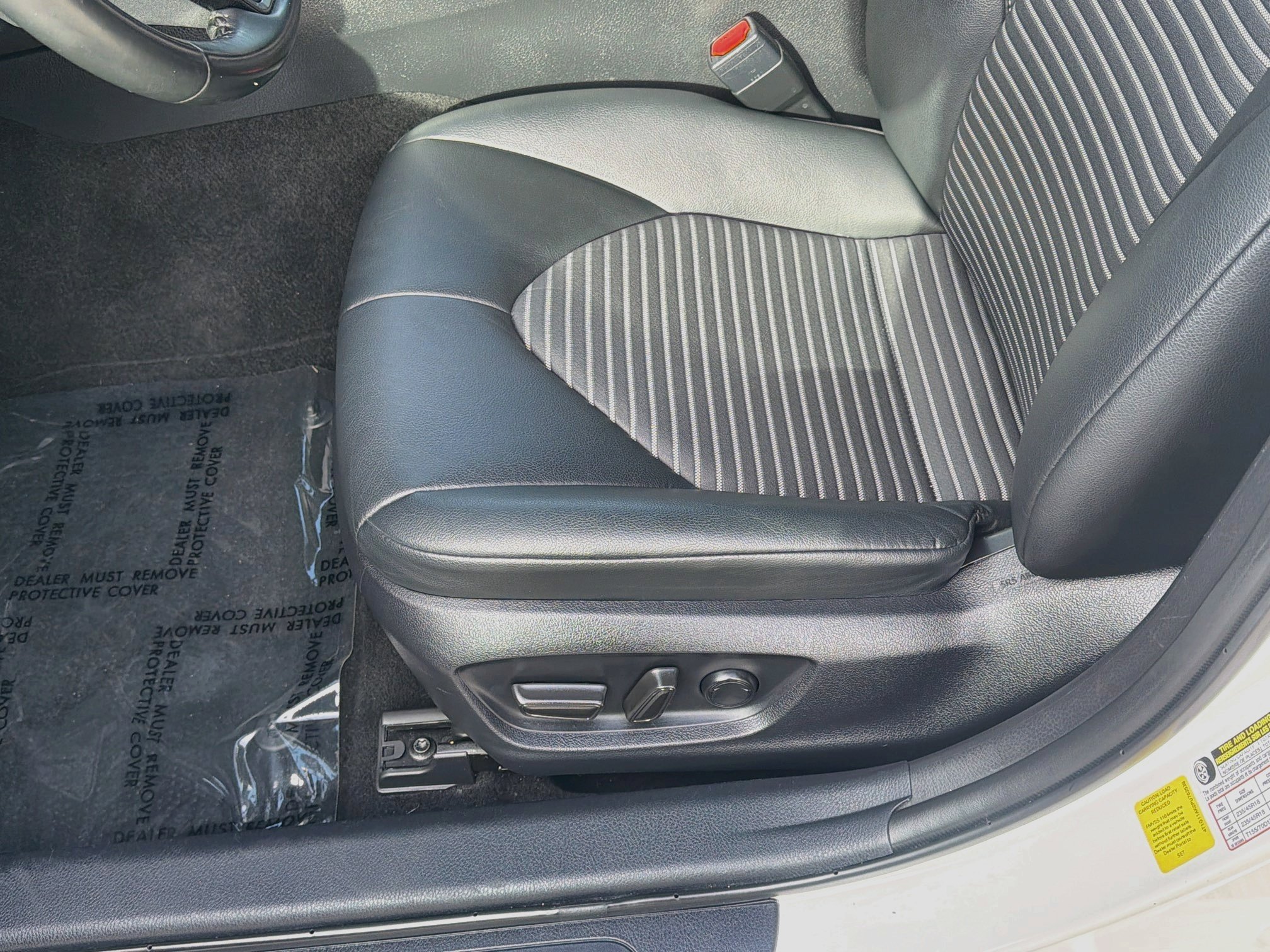 Used 2023 Toyota Camry SE FWD image 17
