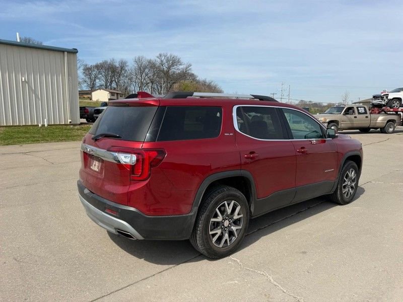 Used 2022 GMC Acadia SLE w/ Driver Convenience Package FWD image 3