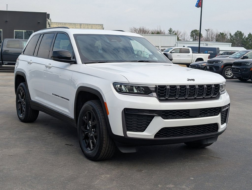 New 2026 Jeep Grand Cherokee Altitude AWD/4WD image 2