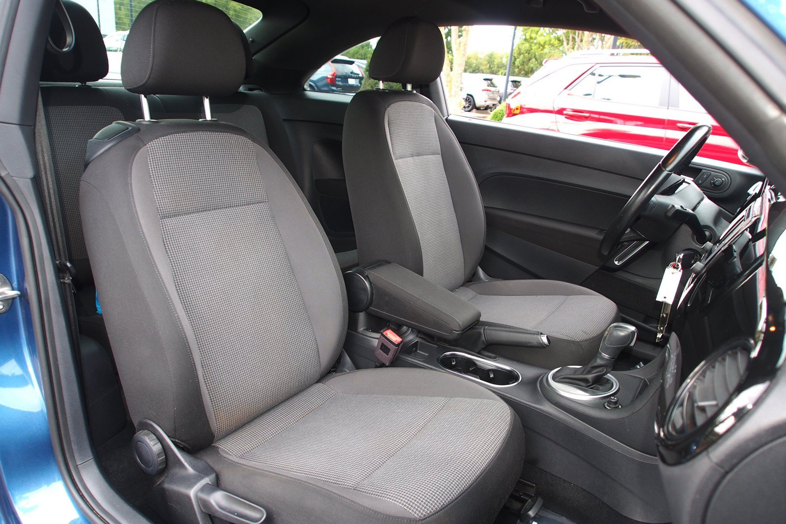 Used 2018 Volkswagen Beetle 2.0T S FWD image 11