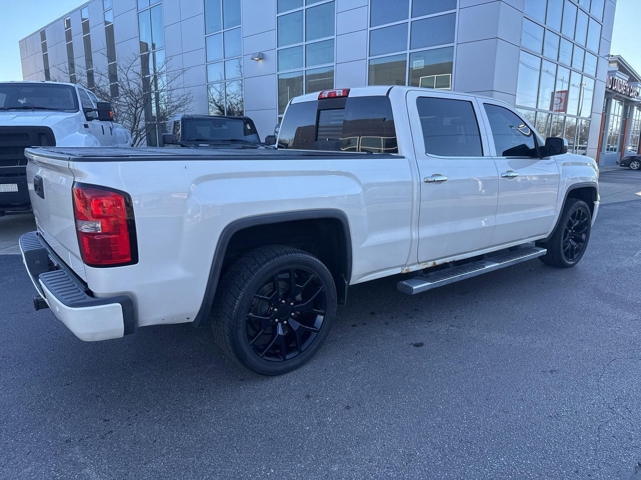 Used 2014 GMC Sierra 1500 SLT image 2