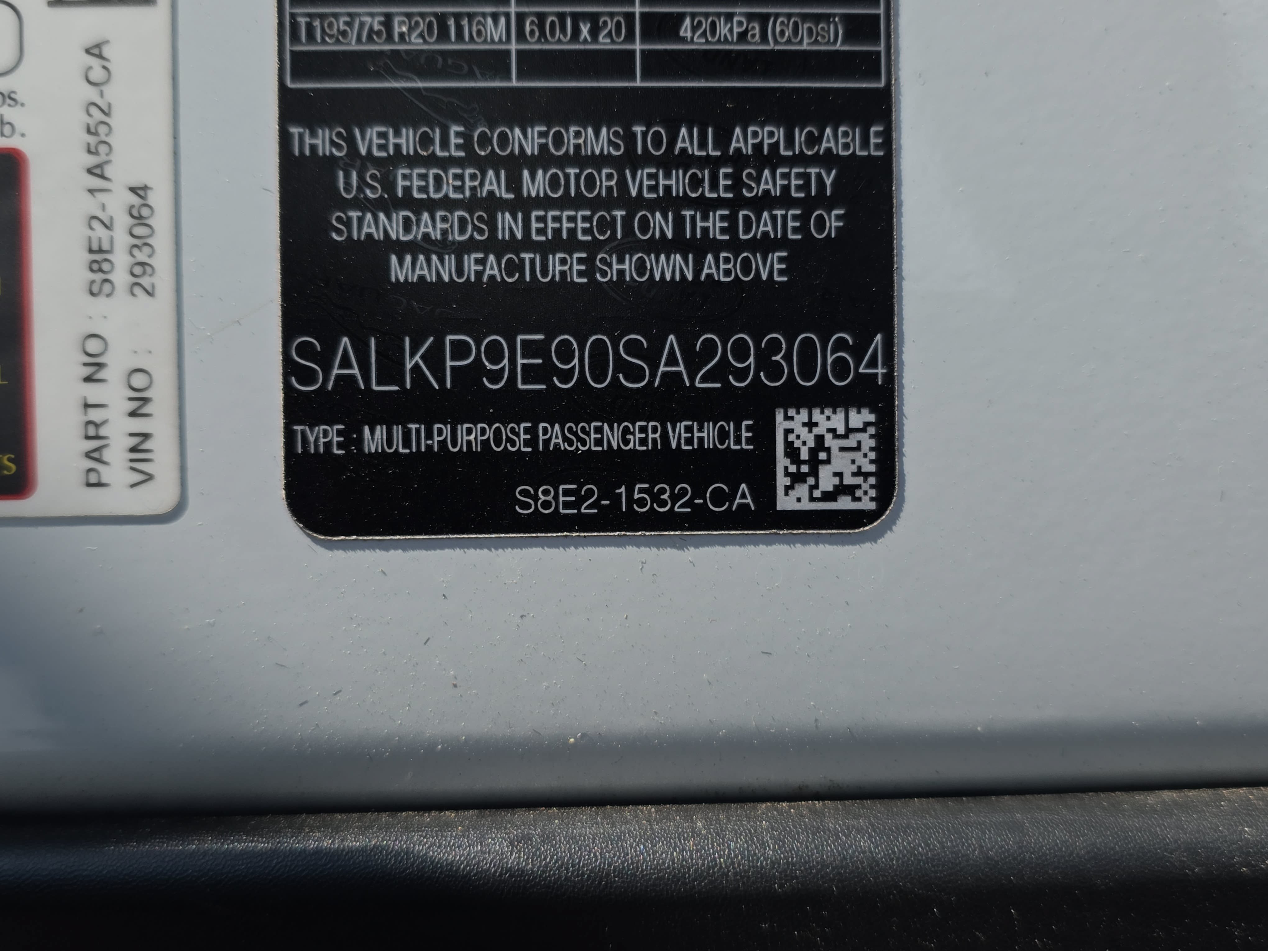 Certified 2025 Land Rover Range Rover SE AWD/4WD image 36
