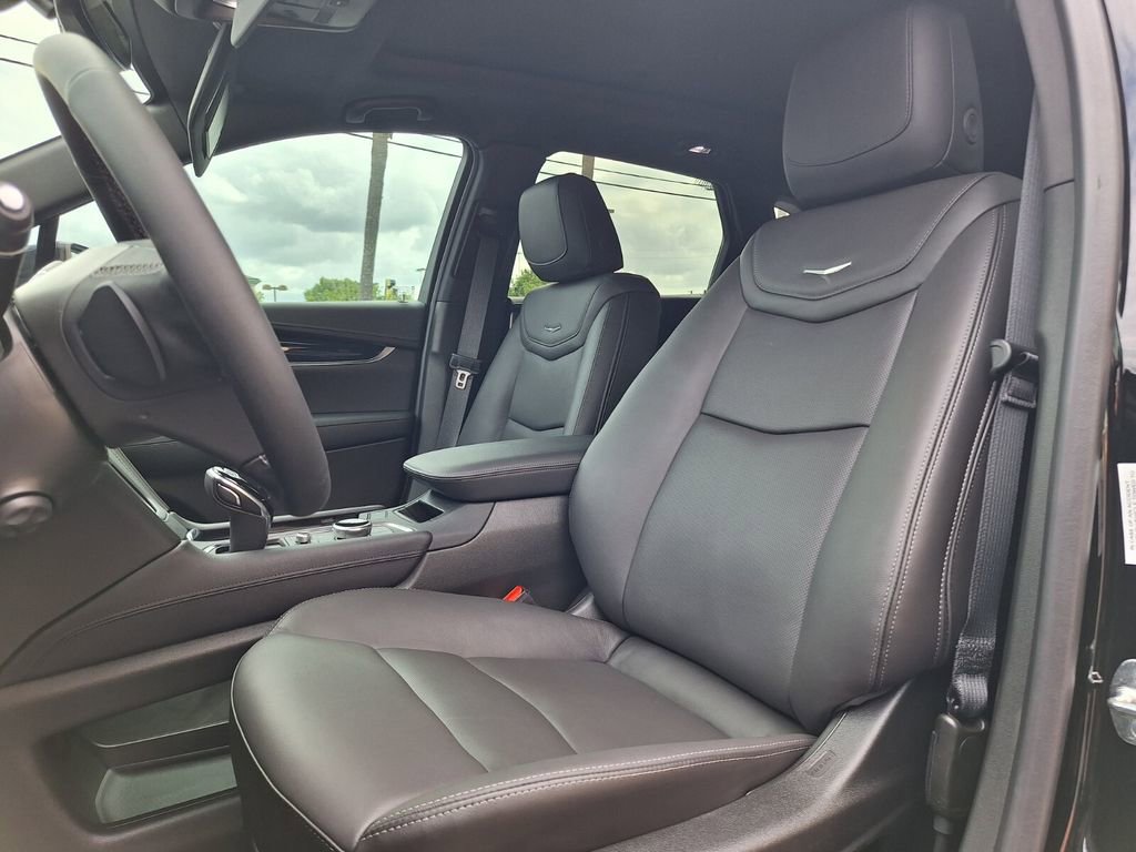 New 2026 Cadillac XT5 Premium Luxury w/ LPO, ONYX Package FWD image 23