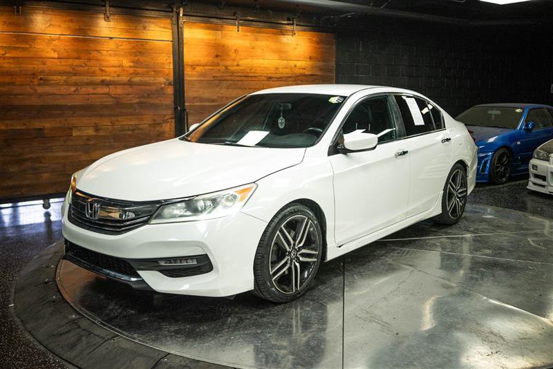 Used 2017 Honda Accord Sport image 2