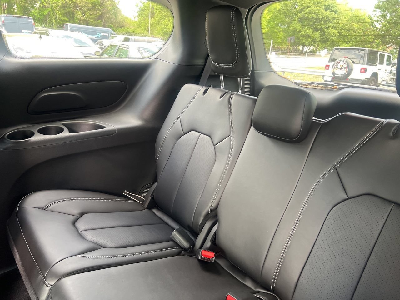 New 2026 Chrysler Pacifica Select w/ S Appearance Package FWD image 19