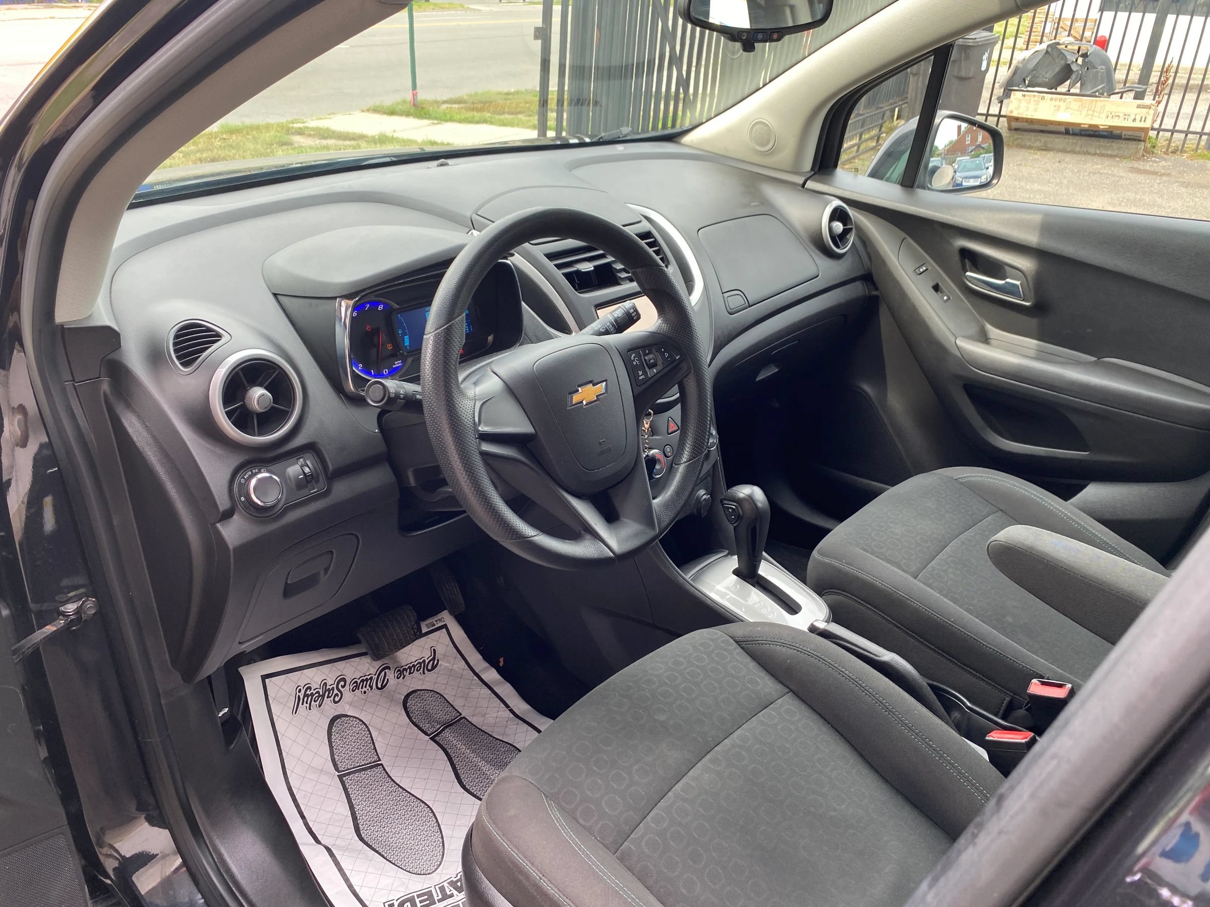 Used 2016 Chevrolet Trax LS AWD/4WD image 3