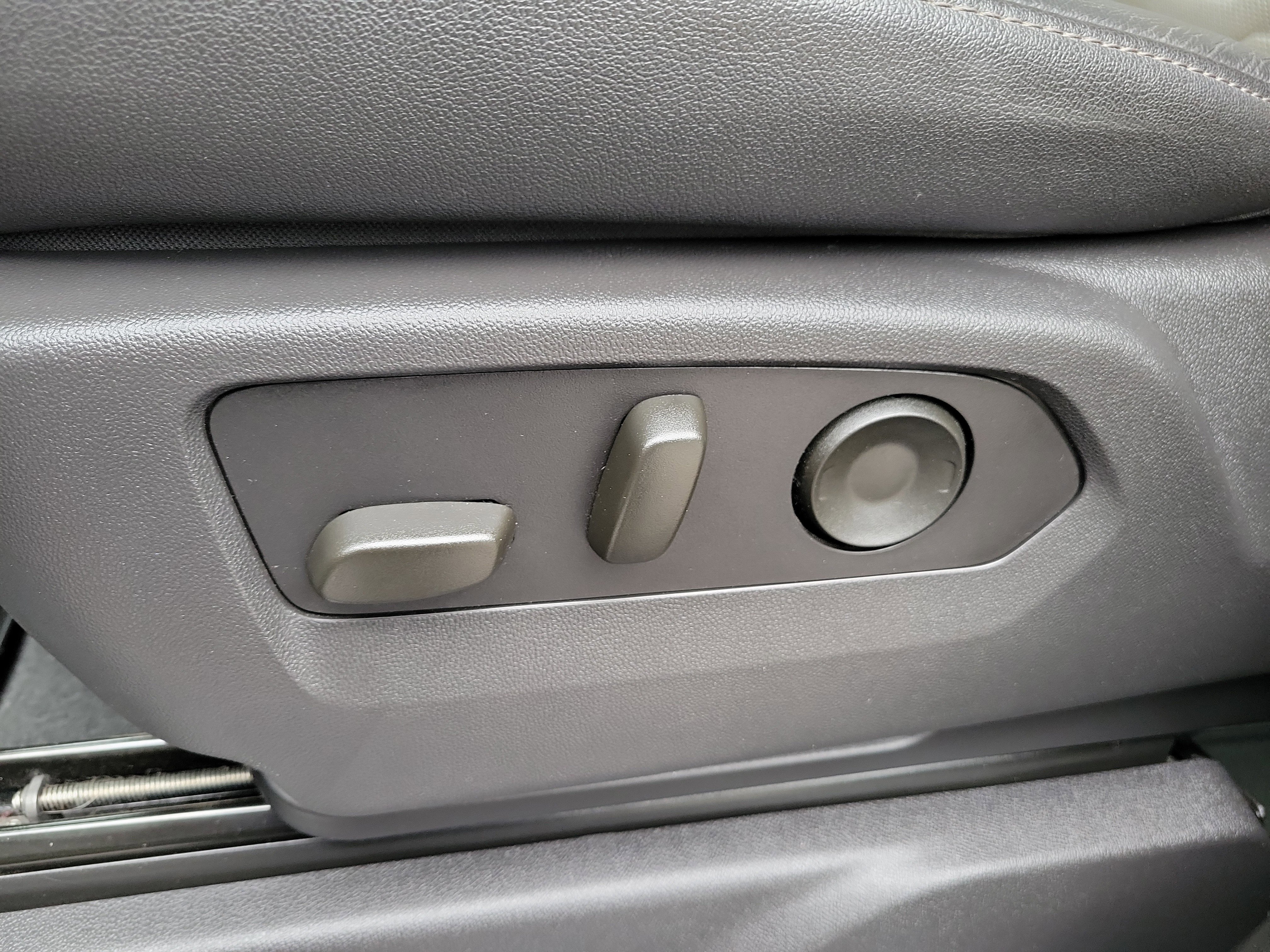 Used 2024 Chevrolet Silverado 2500 ZR2 w/ Technology Package AWD/4WD image 17