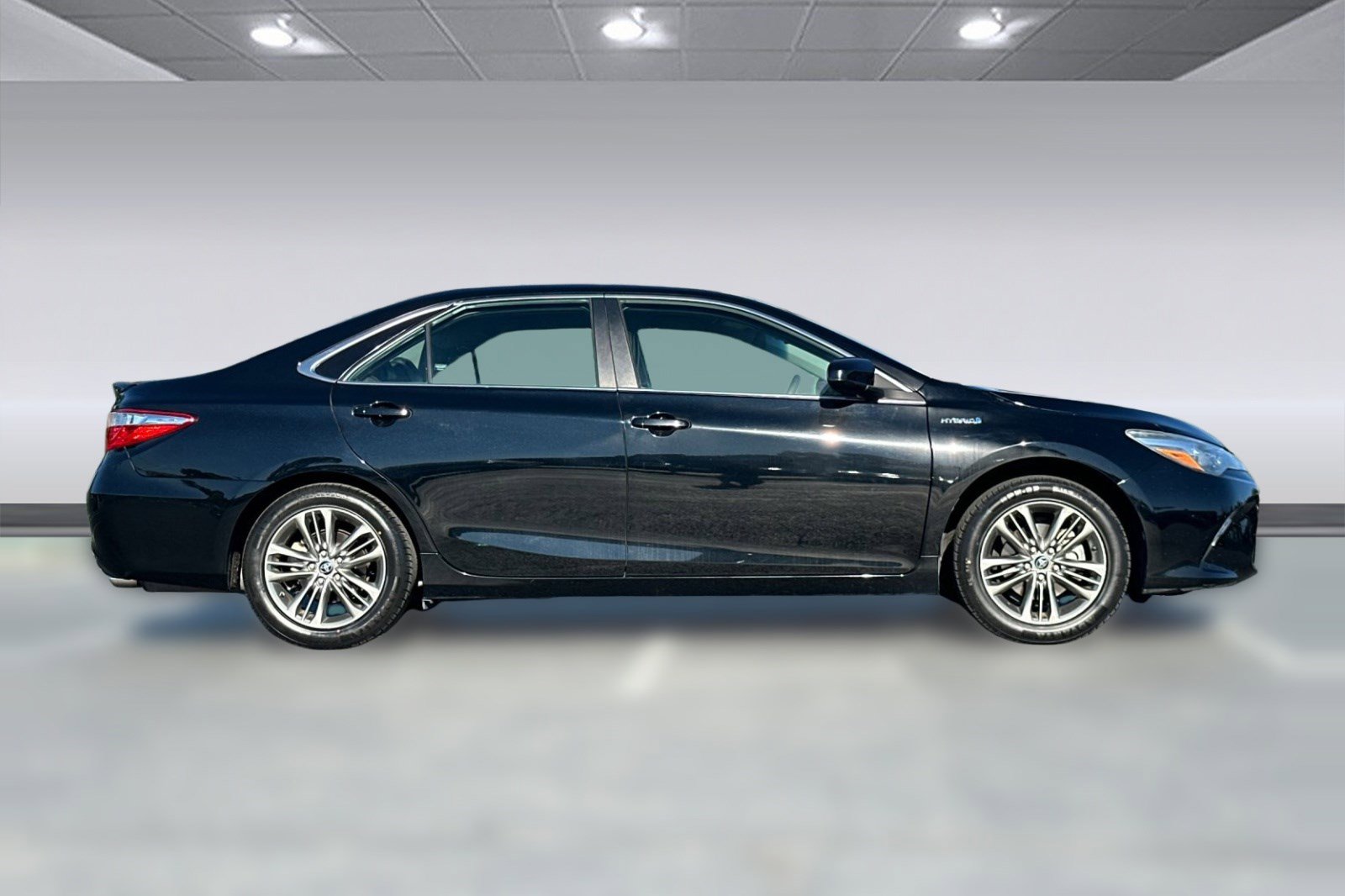 Used 2016 Toyota Camry SE image 7