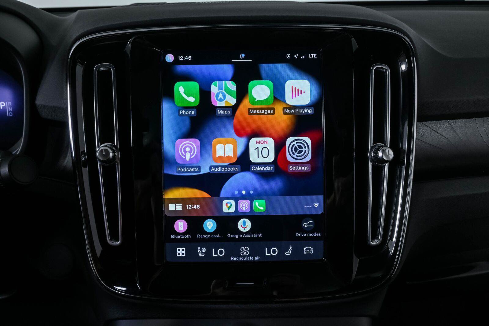 Certified 2023 Volvo C40 P8 Recharge Ultimate w/ Protection Package Premier AWD/4WD image 16