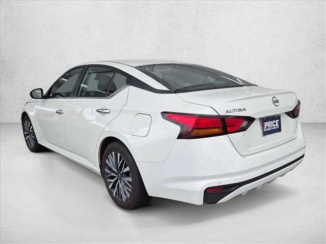 Used 2025 Nissan Altima 2.5 SV FWD image 7