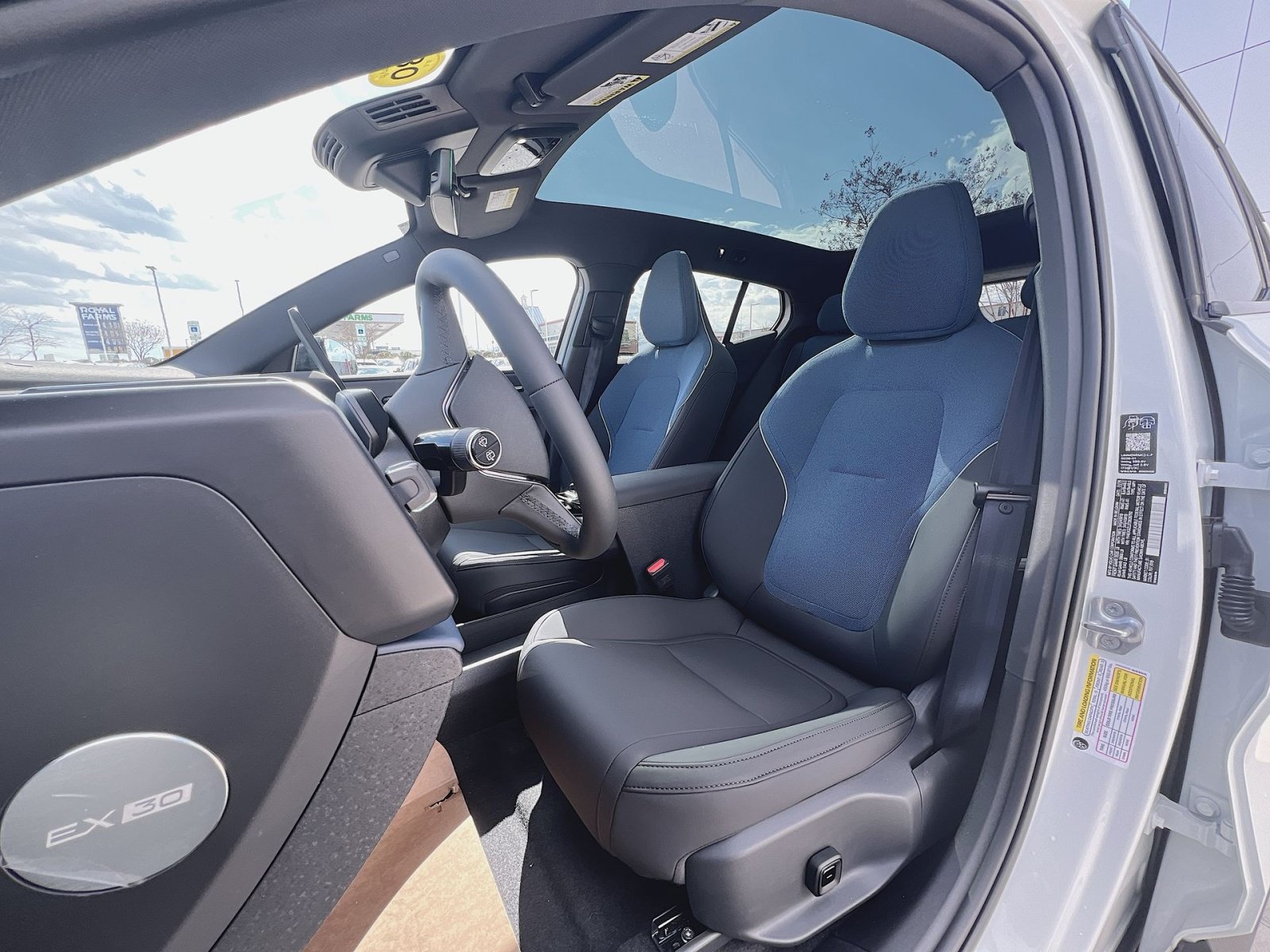 New 2026 Volvo EX30 Ultra w/ Climate Package AWD/4WD image 13