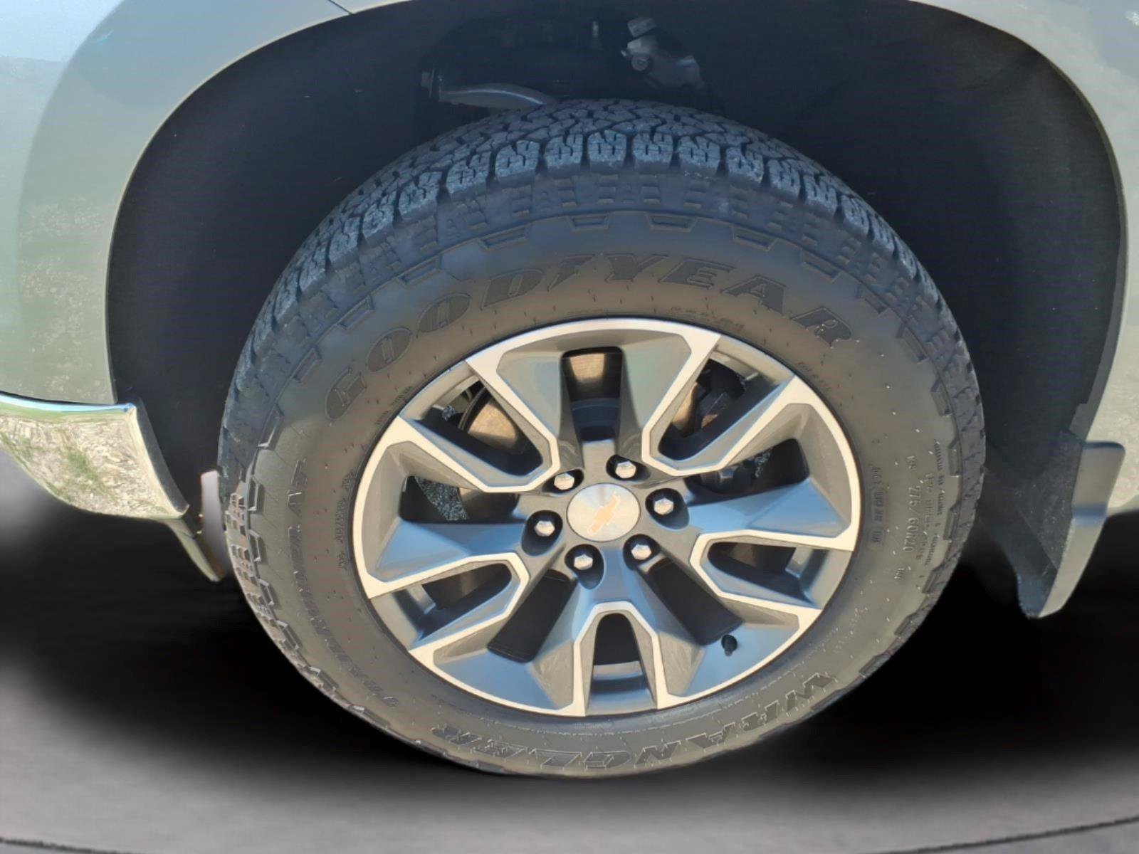 Used 2025 Chevrolet Silverado 1500 LT AWD/4WD image 9