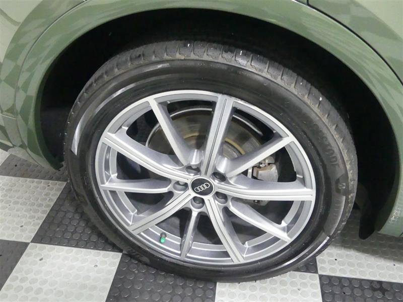 Used 2021 Audi Q5 e Premium Plus w/ Premium Plus Package AWD/4WD image 17