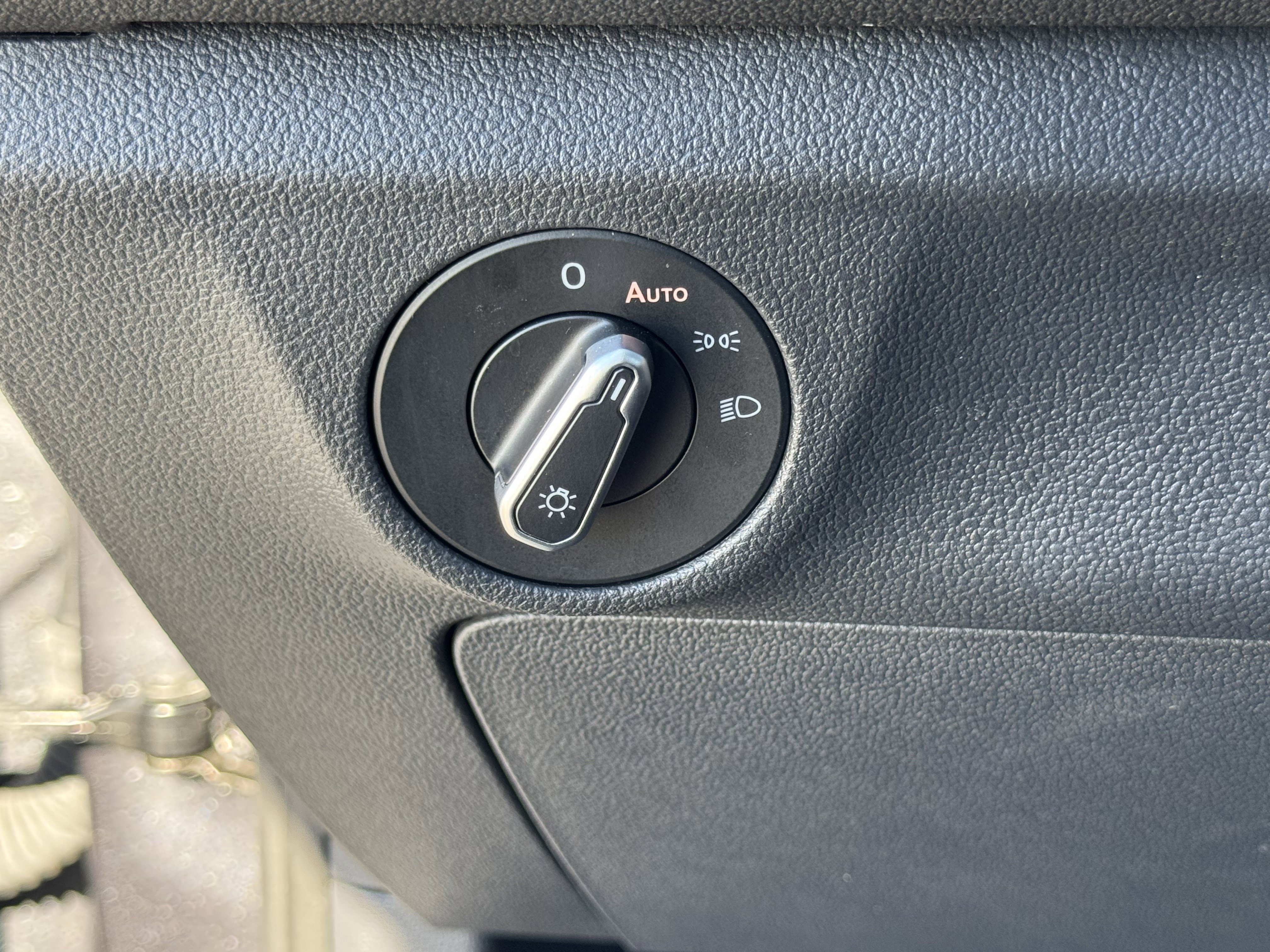 Certified 2024 Volkswagen Jetta SE image 30