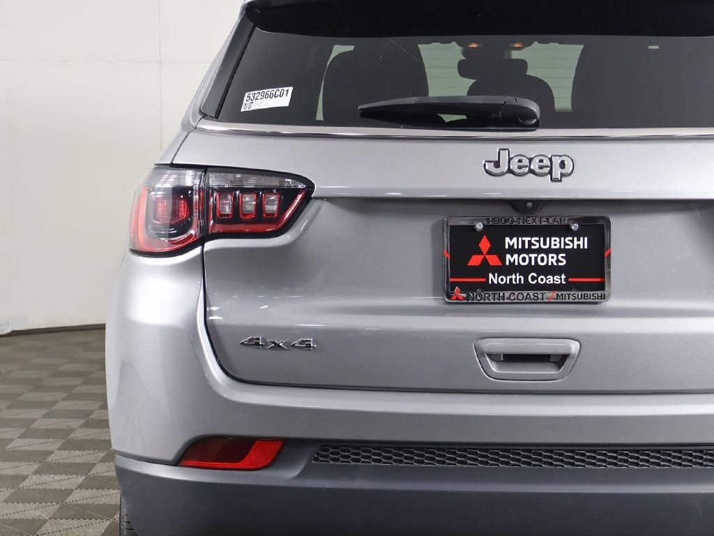 Used 2023 Jeep Compass Latitude AWD/4WD image 13