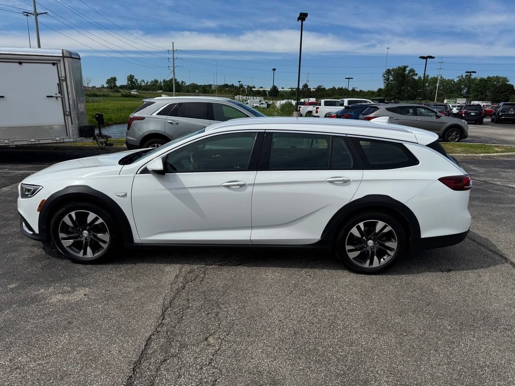 Used 2018 Buick Regal Essence w/ Driver Confidence Package #1 AWD/4WD image 4