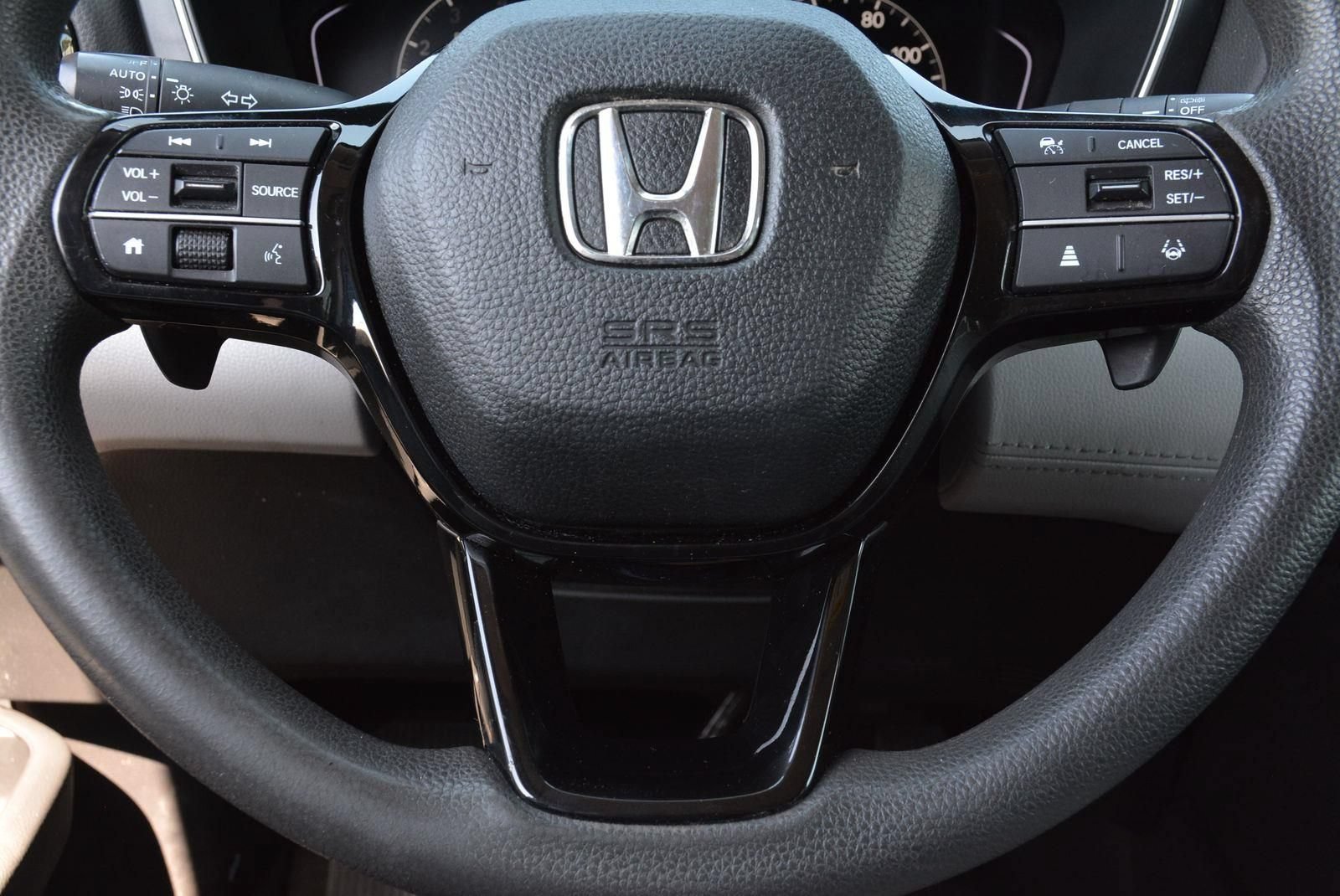 Used 2023 Honda Pilot LX image 28