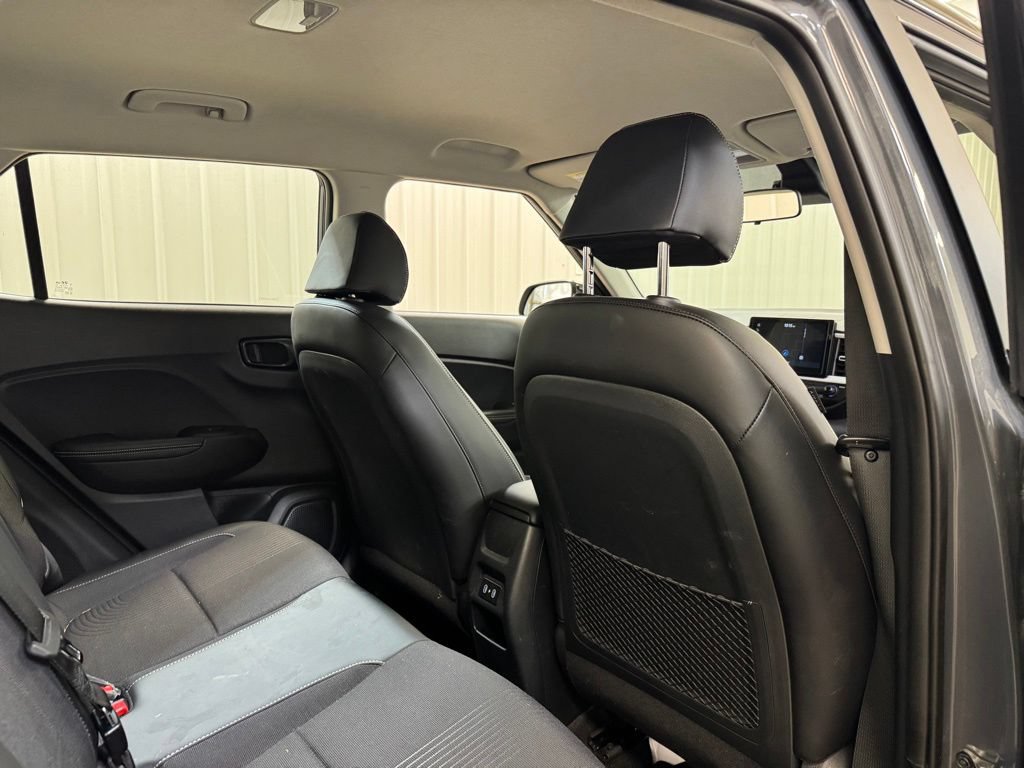 Used 2025 Hyundai Venue Limited FWD image 22