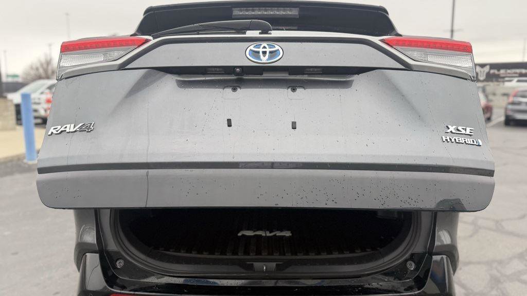 Used 2021 Toyota RAV4 XSE image 10
