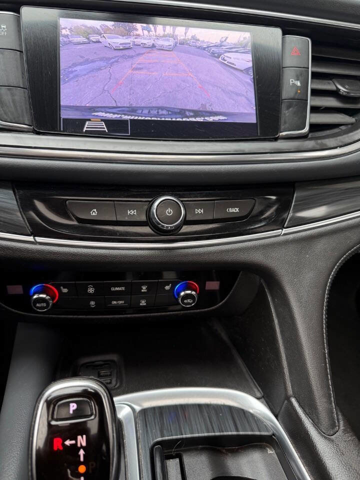 Used 2020 Buick Enclave Essence image 43