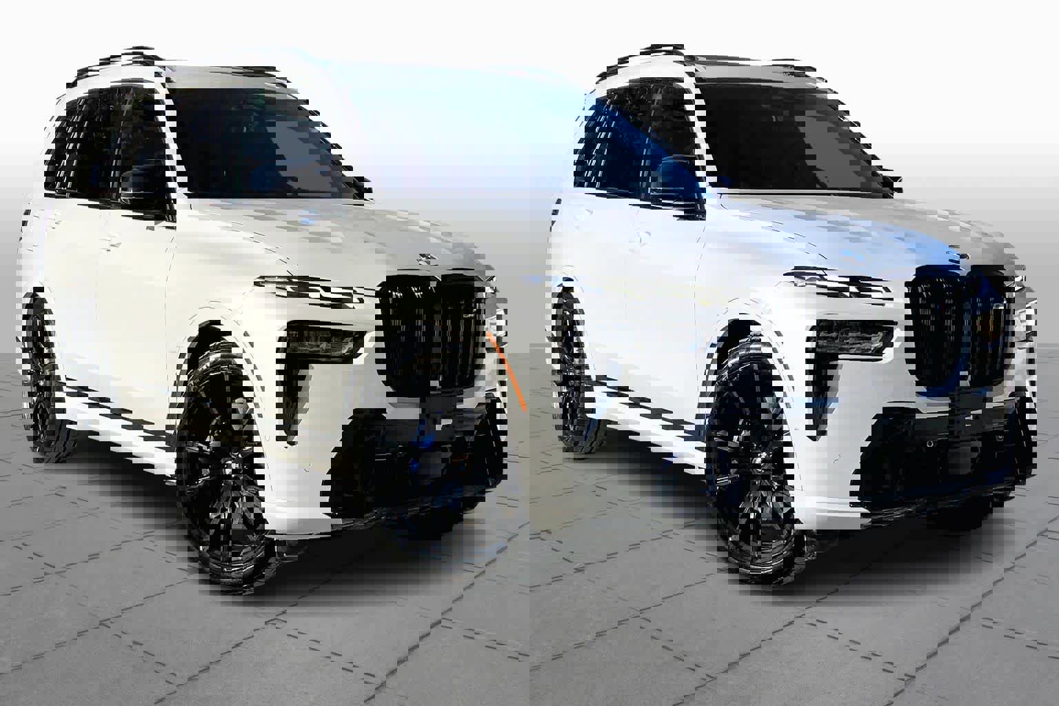 Used 2024 BMW X7 M60i w/ Executive Package image 3