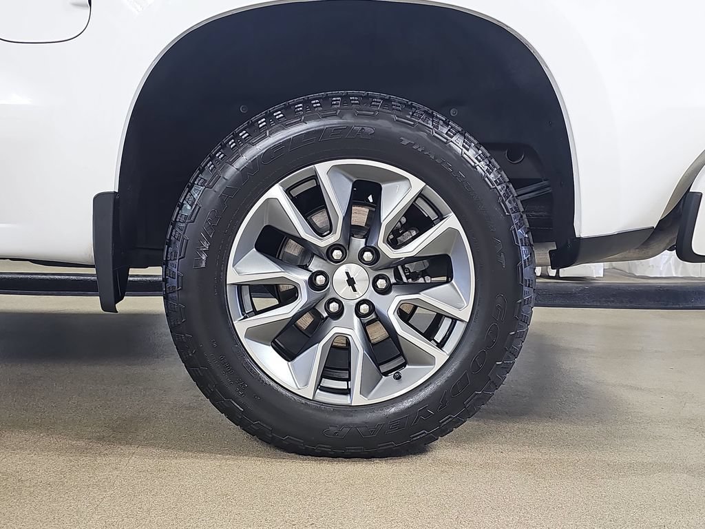 Certified 2024 Chevrolet Silverado 1500 RST AWD/4WD image 38