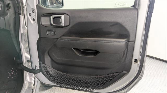 Used 2023 Jeep Wrangler Rubicon image 17