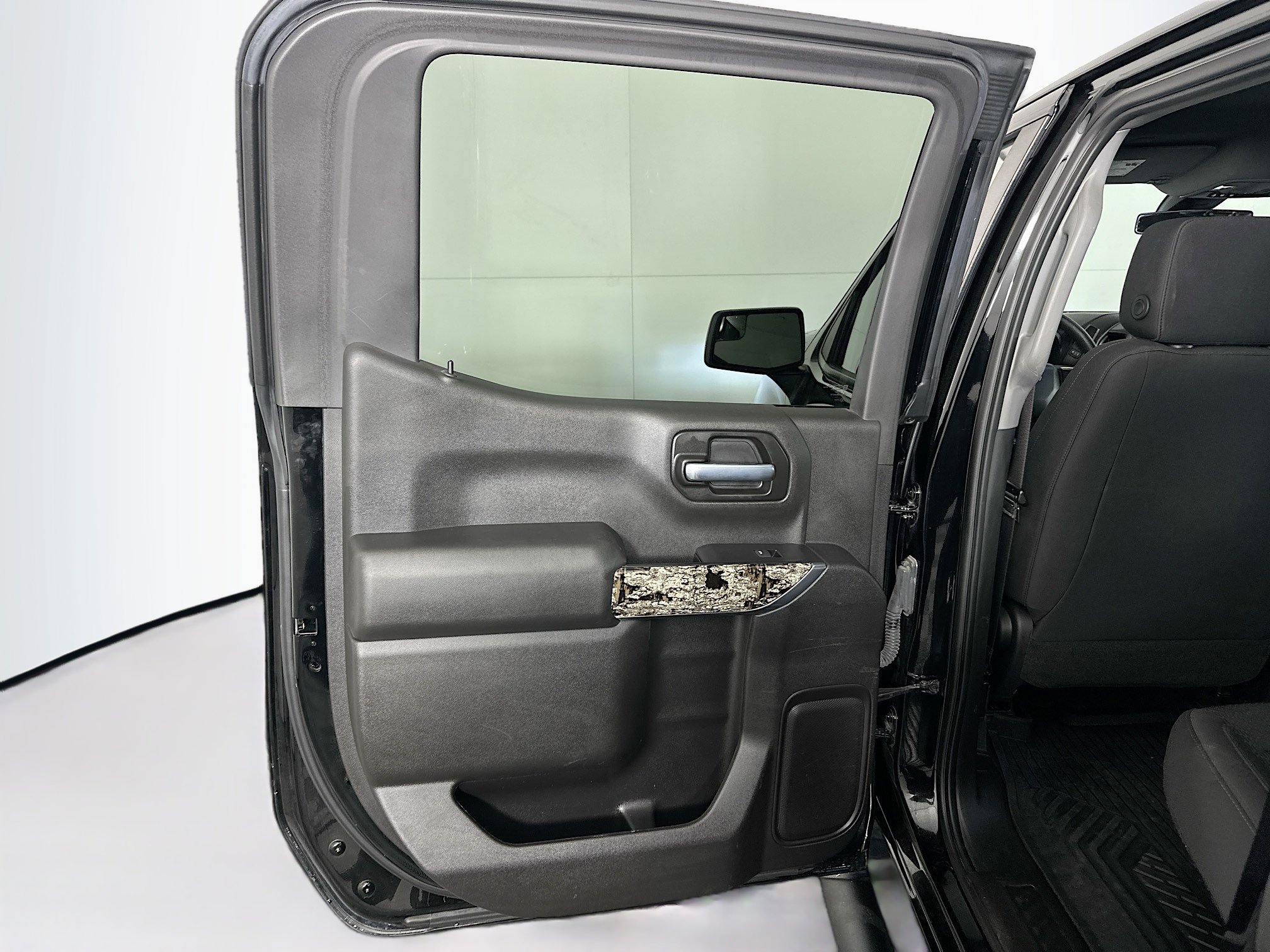 Used 2021 Chevrolet Silverado 1500 Custom Trail Boss w/ Realtree Special Edition image 24