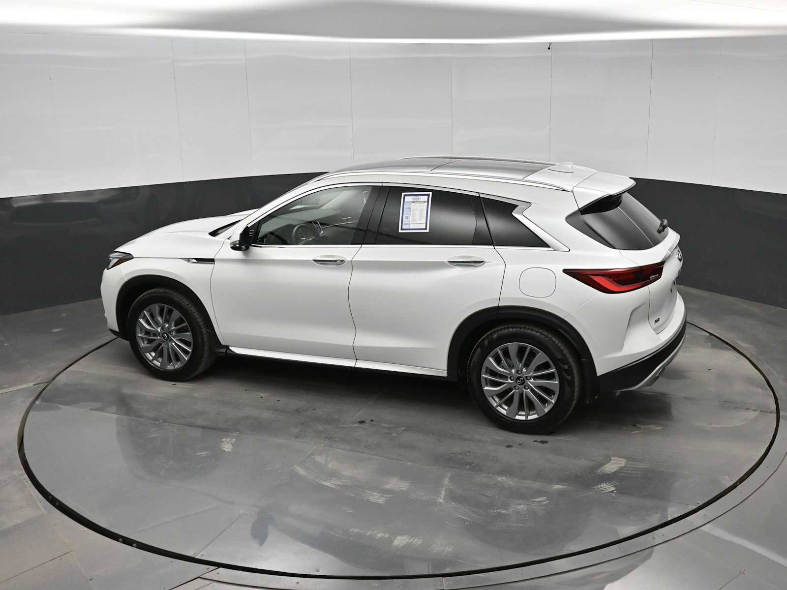 Used 2023 INFINITI QX50 Luxe image 23