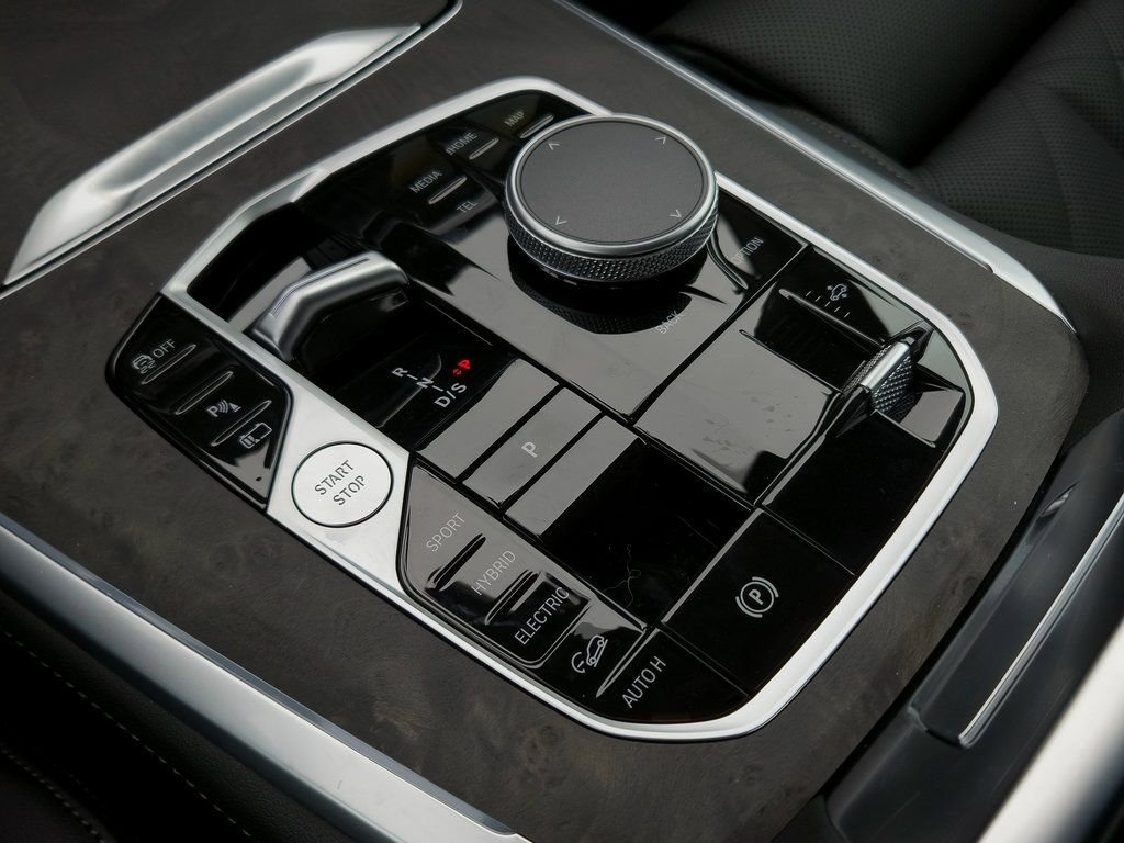 New 2026 BMW X5 xDrive50e w/ Premium Package image 12