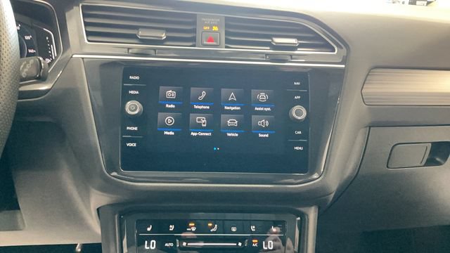 Used 2024 Volkswagen Tiguan SEL R-Line AWD/4WD image 12