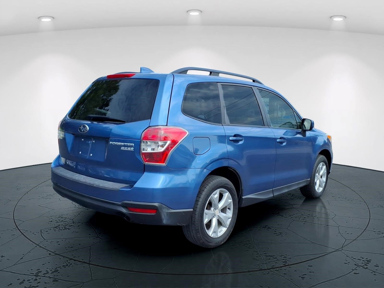Used 2016 Subaru Forester 2.5i Premium w/ All-Weather Package AWD/4WD image 3