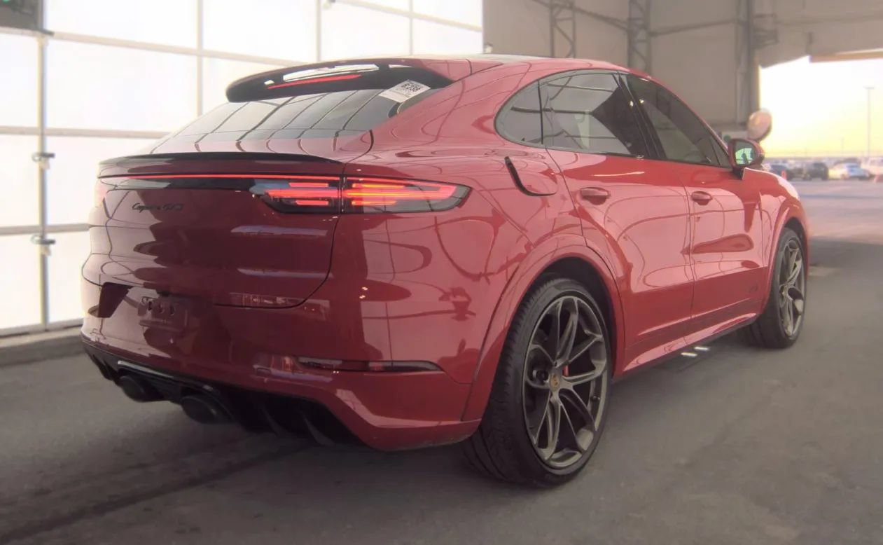 Used 2022 Porsche Cayenne GTS AWD/4WD image 6