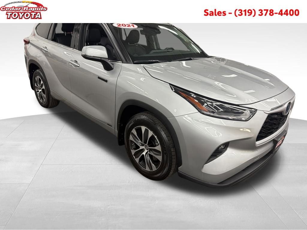 Certified 2021 Toyota Highlander XLE image 9