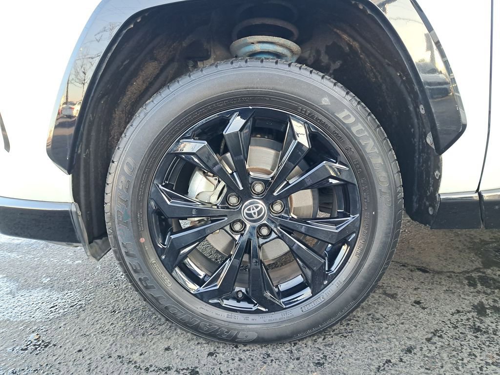 Used 2023 Toyota RAV4 SE image 29