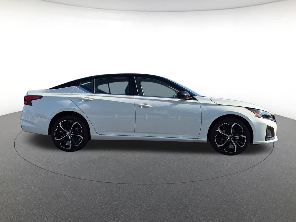 New 2026 Nissan Altima 2.5 SR AWD/4WD image 4