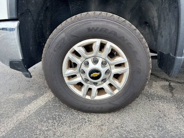 Used 2024 Chevrolet Silverado 2500 LT AWD/4WD image 10