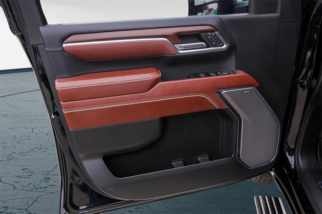 Used 2024 GMC Sierra 3500 Denali Ultimate image 28