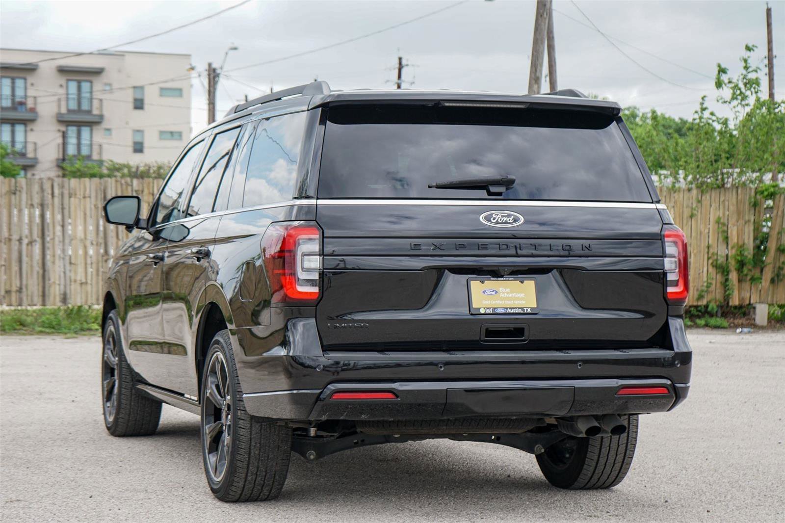Used 2023 Ford Expedition Limited image 6