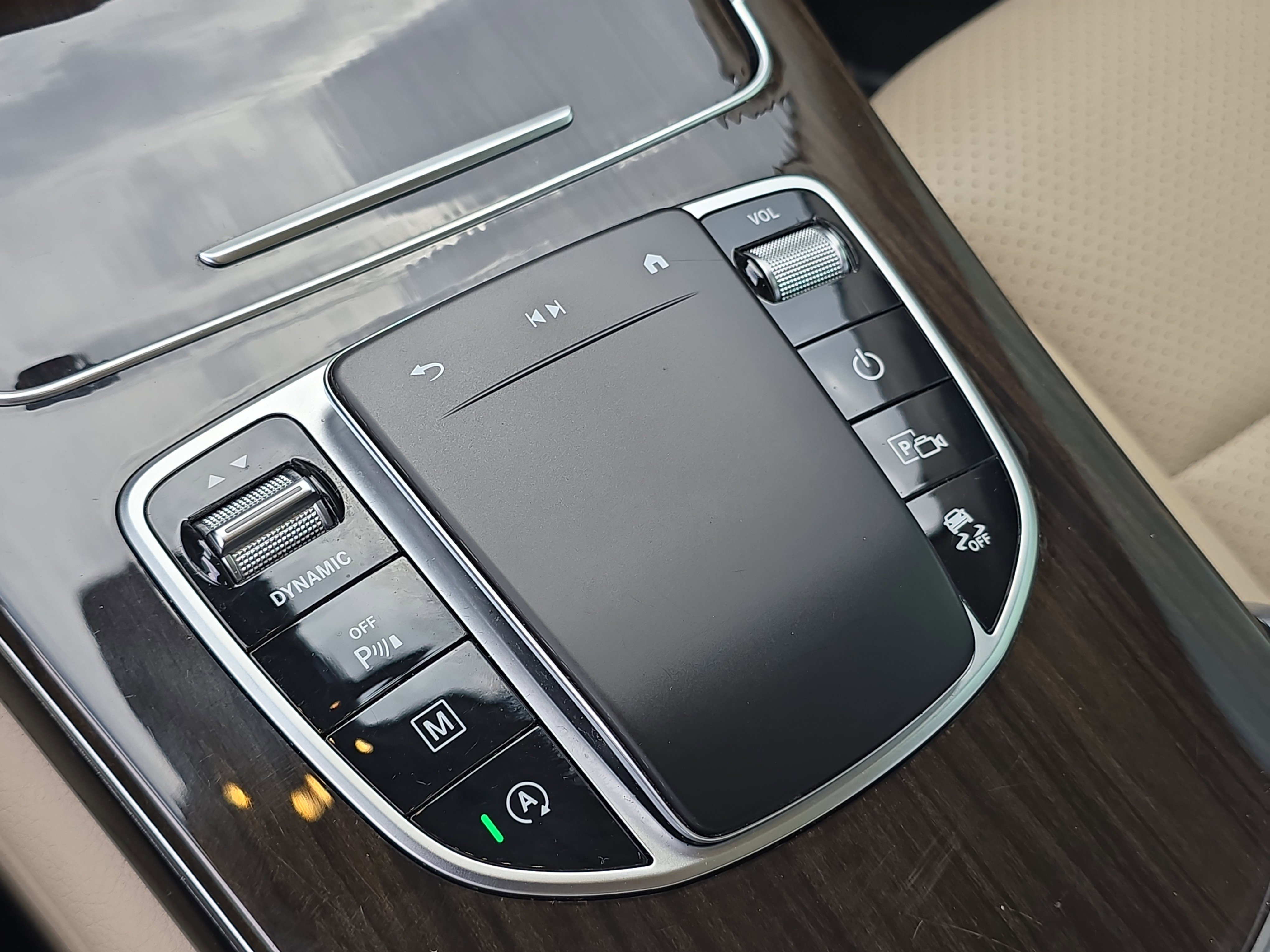 Used 2021 Mercedes-Benz GLC 300 image 27