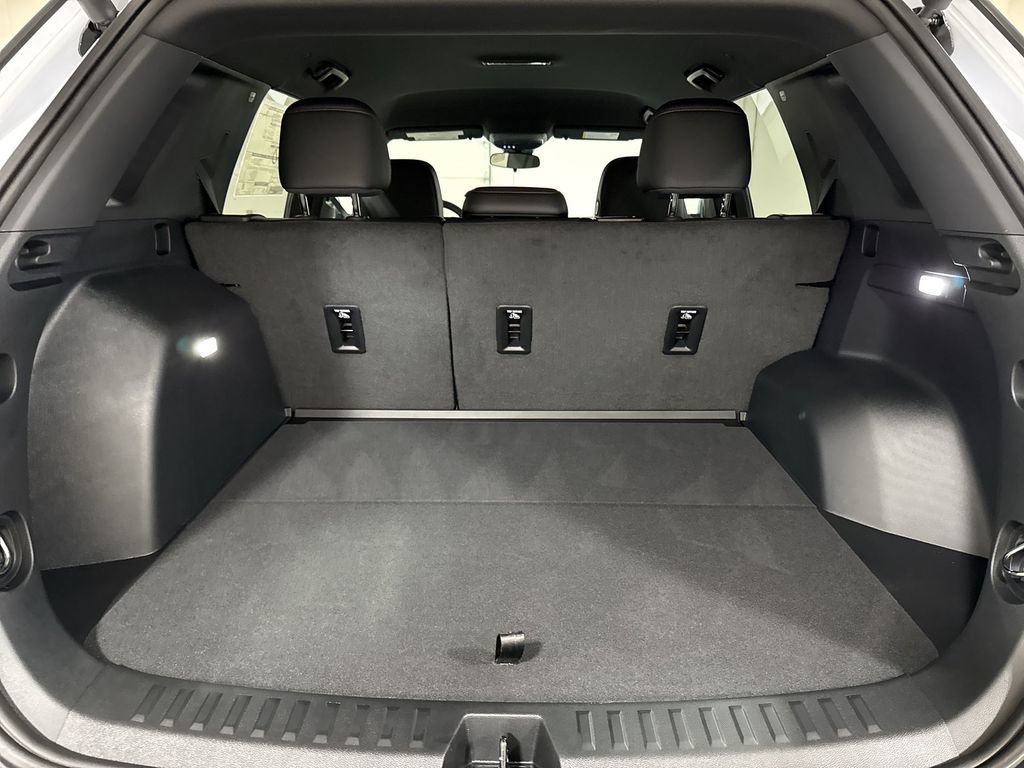 New 2027 Chevrolet Equinox RS w/ Convenience Package III AWD/4WD image 24