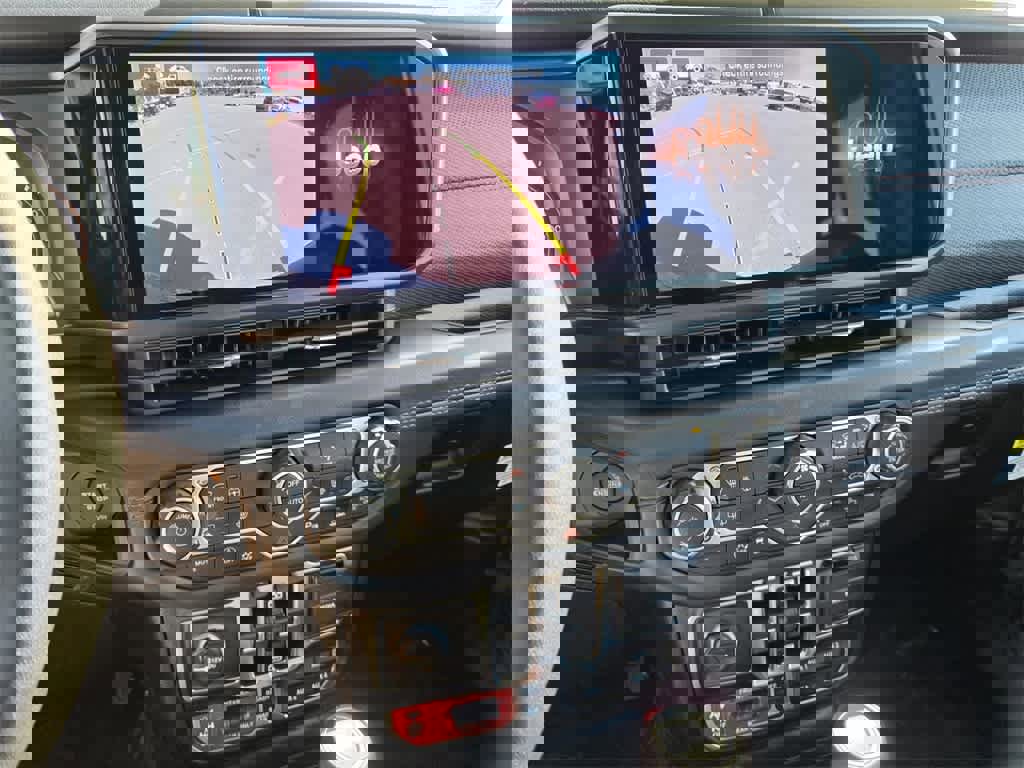 New 2025 Jeep Wrangler Unlimited Rubicon w/ XTREMEE 35" Tire Package image 18