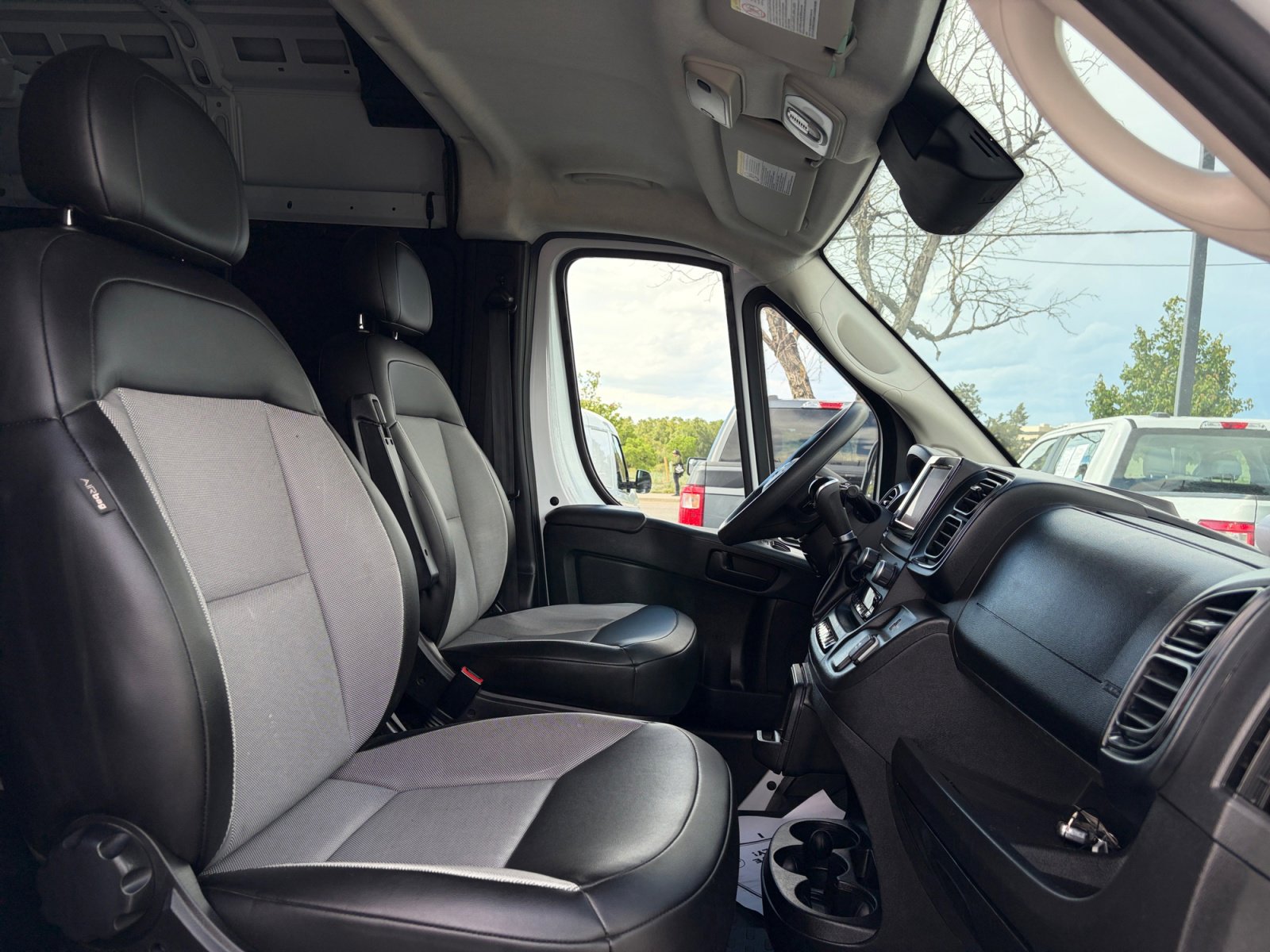 Used 2023 RAM ProMaster 2500 FWD image 31