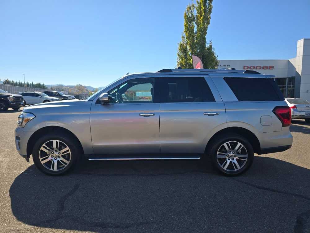 Used 2022 Ford Expedition Limited AWD/4WD image 2