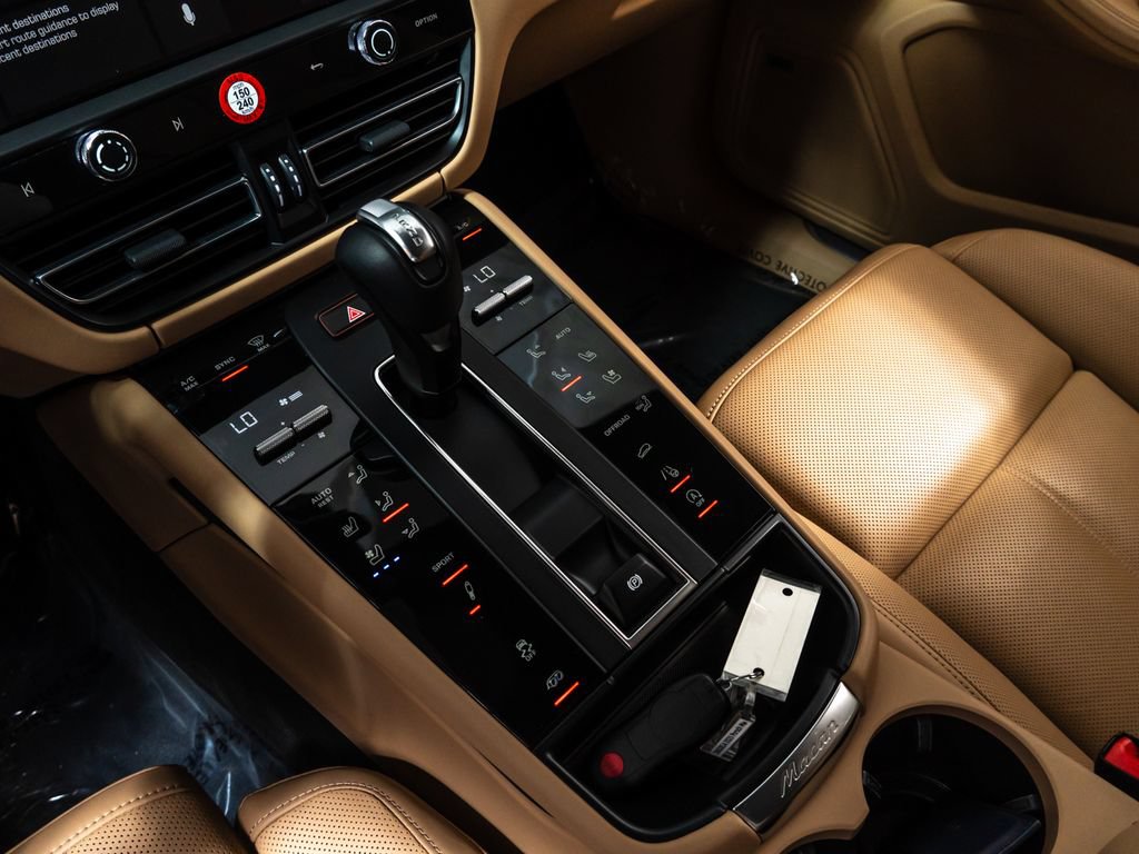 Used 2025 Porsche Macan S AWD/4WD image 19