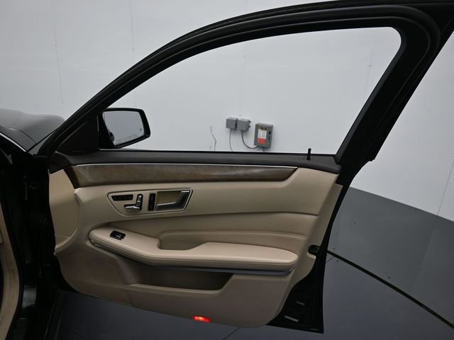 Used 2014 Mercedes-Benz E 350 4MATIC Sedan image 28