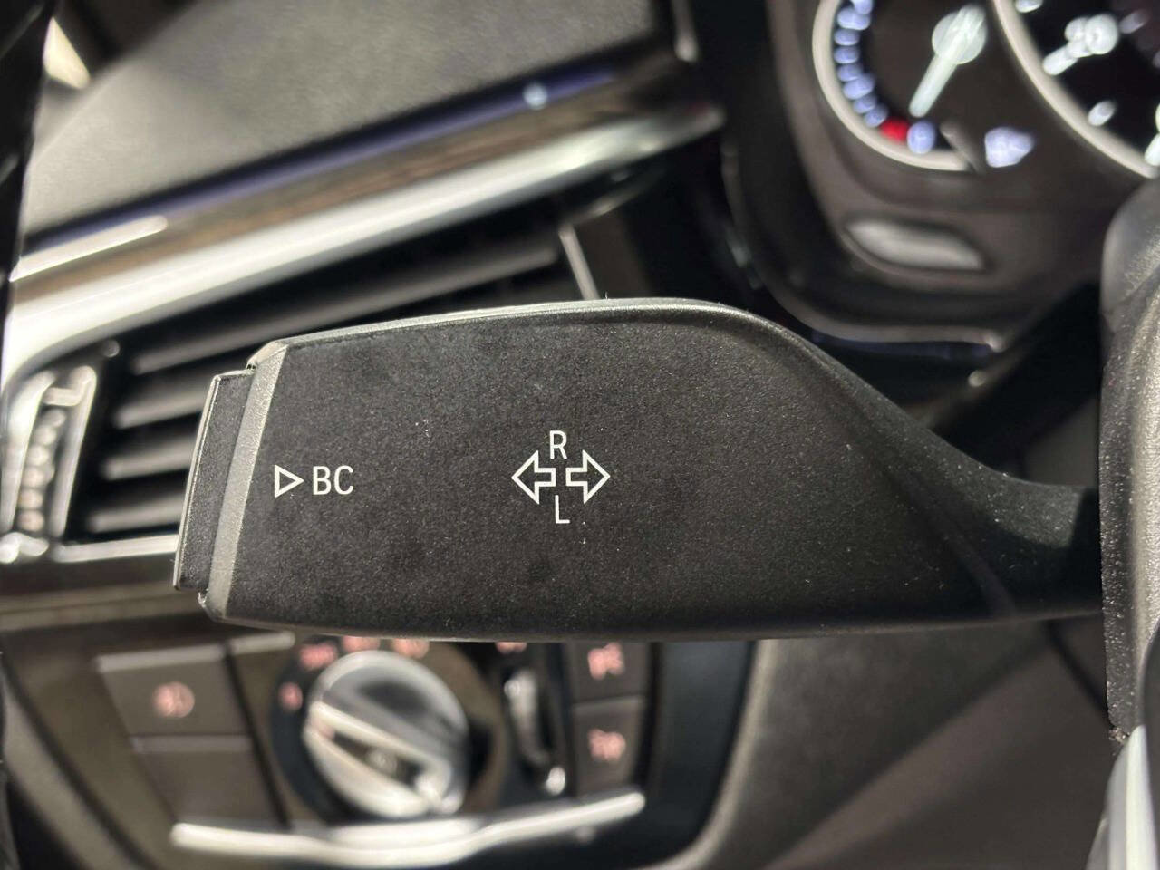 Used 2018 BMW 530i xDrive AWD/4WD image 34