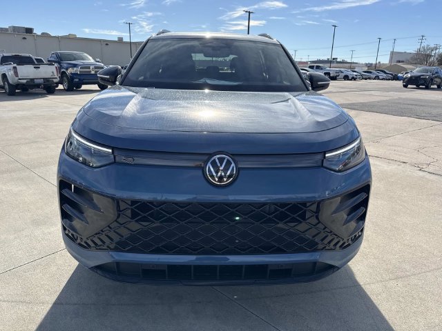 New 2026 Volkswagen Tiguan SE R-Line AWD/4WD image 9